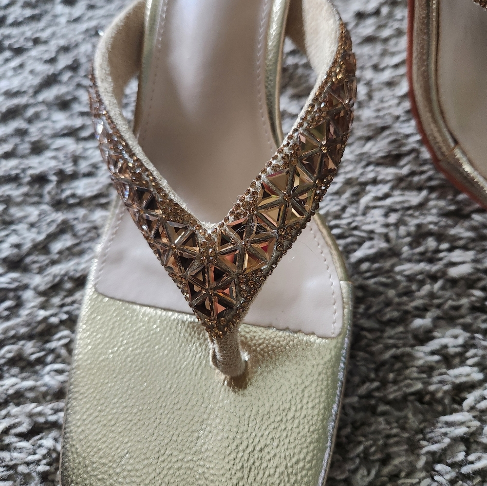 Gold sandles size 7